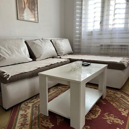 Day & Night Apartment Ćuprija Exterior foto